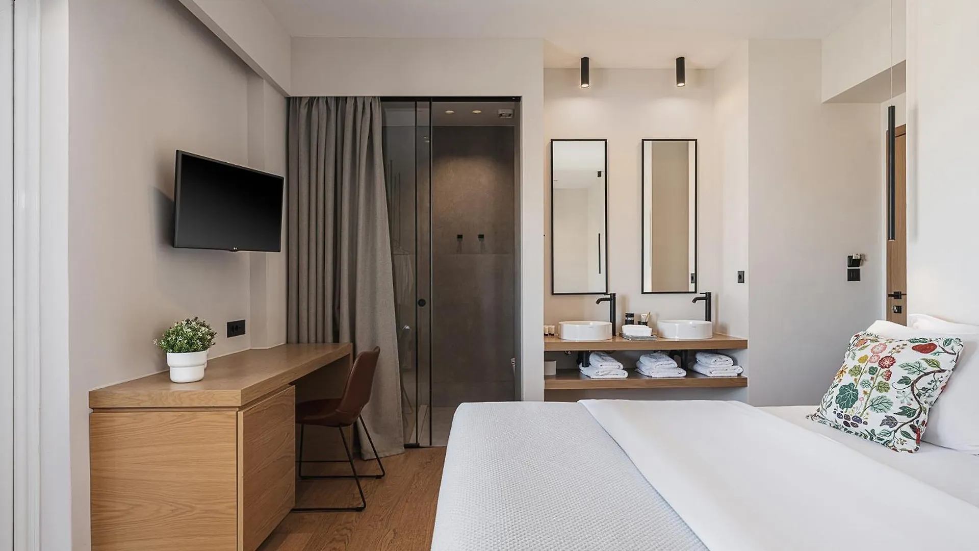 Theofilos City Hotel Chania  0*, Chania (Crete) Greece